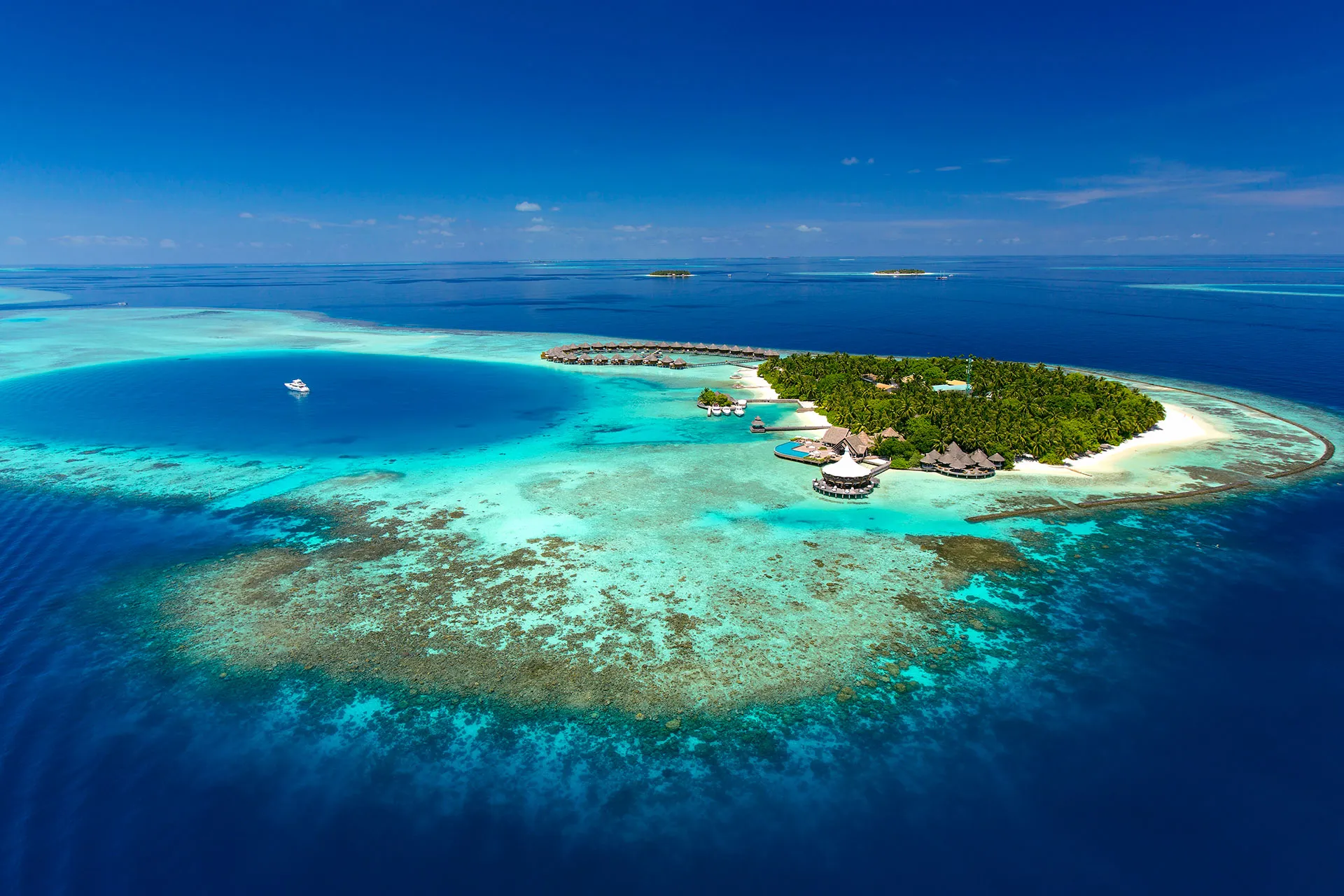 Luxusinsel Malediven aus Vogelperspektive
